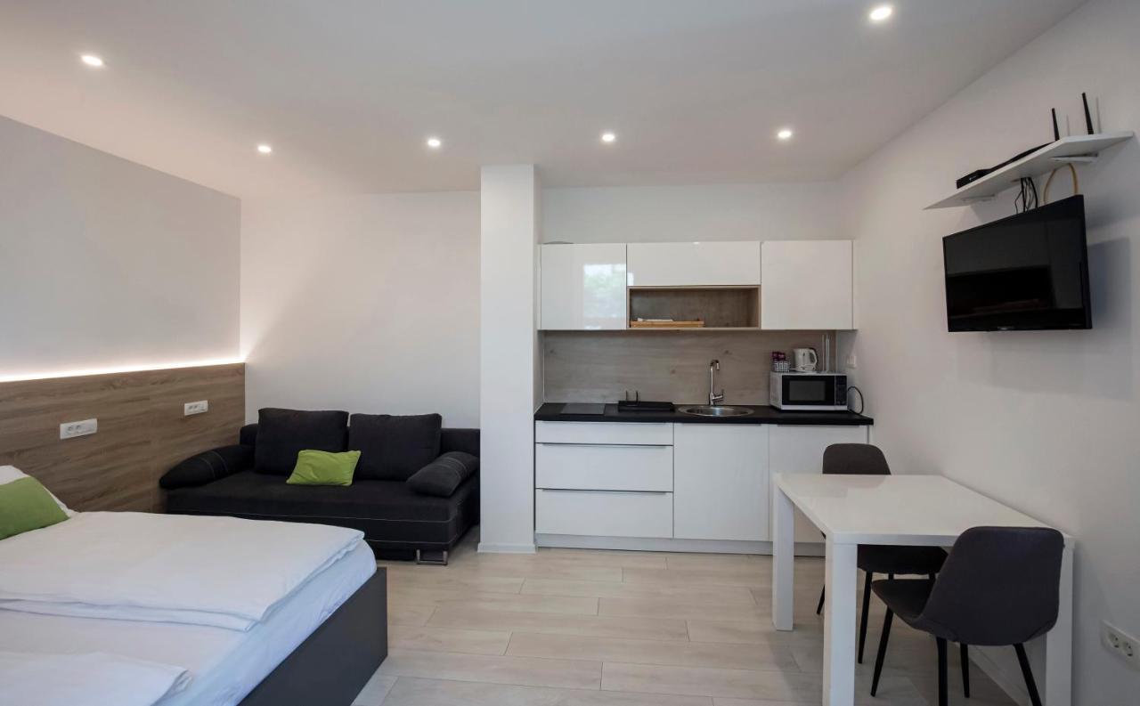Apolonia Apartment *