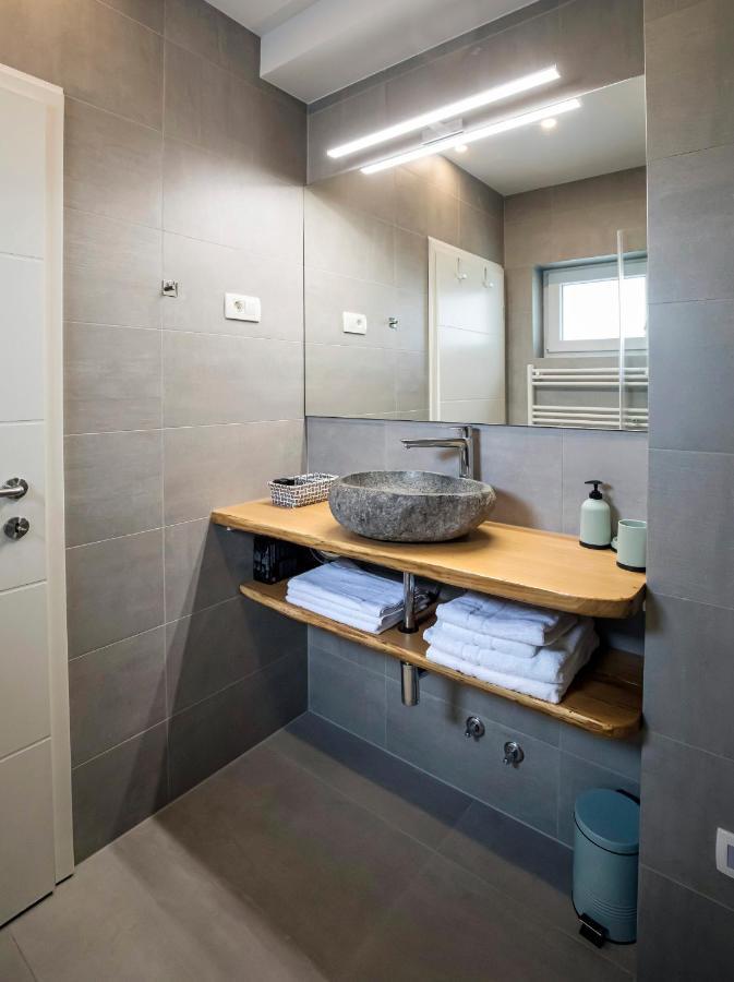 Apolonia Apartment